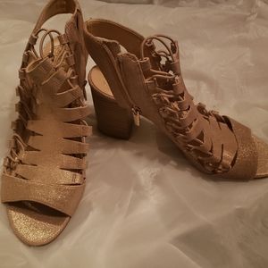 Vince Camuto Gold Sandals (9.5)